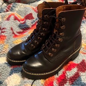 Doc Marten Leona Boots